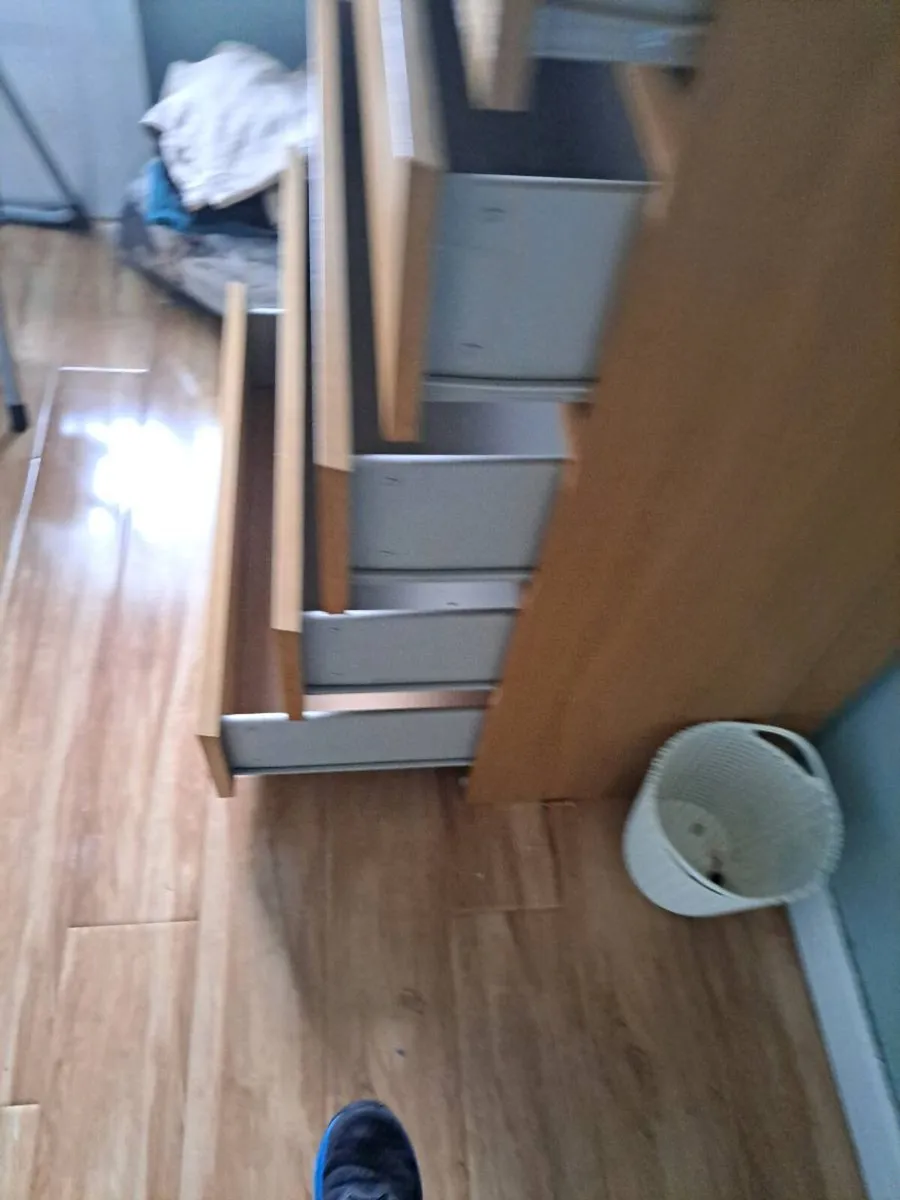 Chest of drawers - Image 1