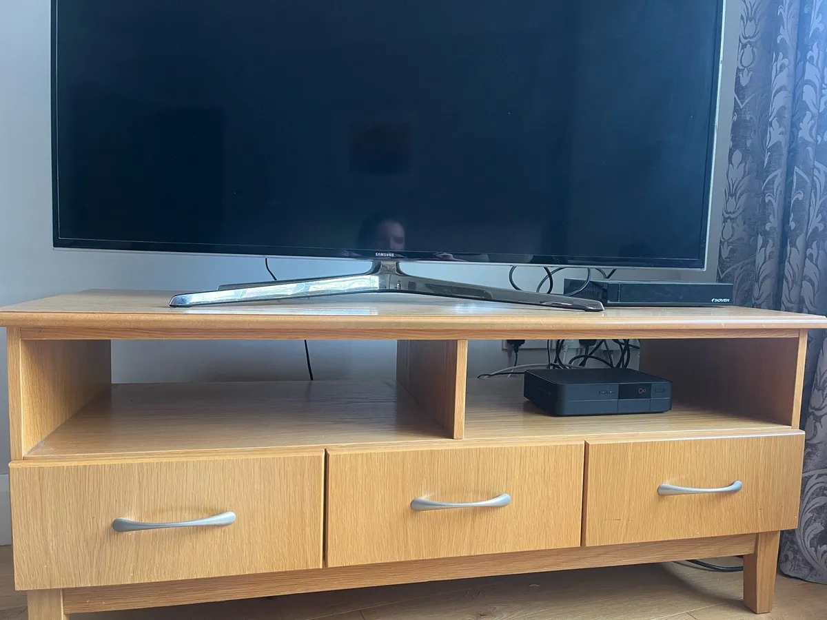 Display Unit and Coffee/ Tv Table - Image 3
