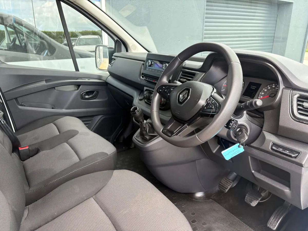 Renault Trafic Business LWB 2.0D 2024 - Image 2