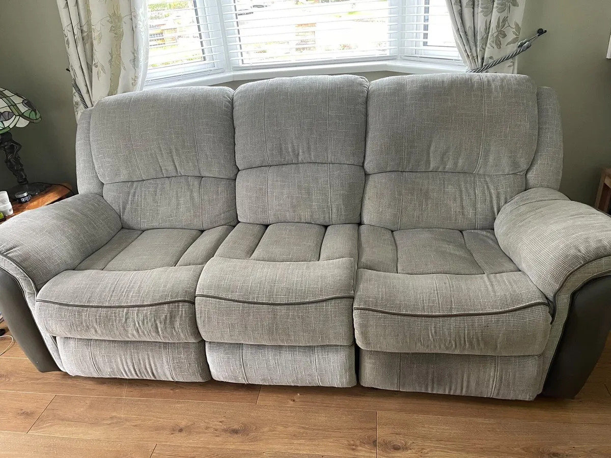 Sofa & 2 Arm chairs - Image 1