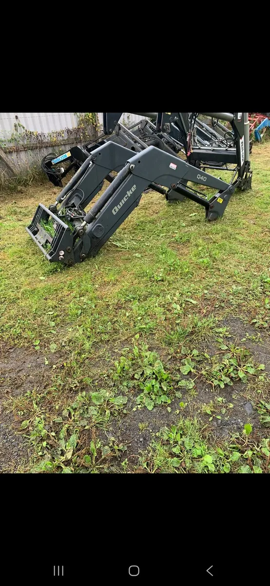 Quicke Q40 loader - Image 2