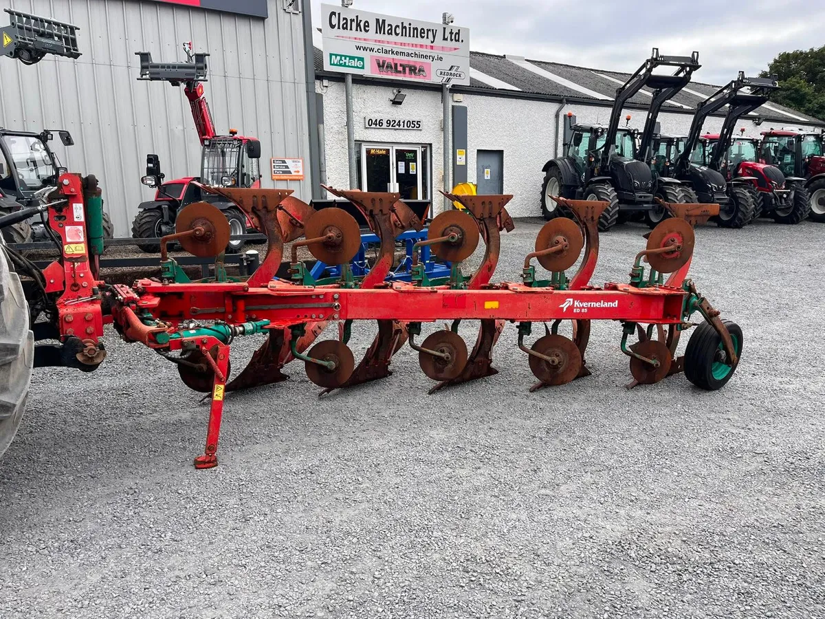 Kverneland ED 5 Furrow Reversible Plough - Image 1