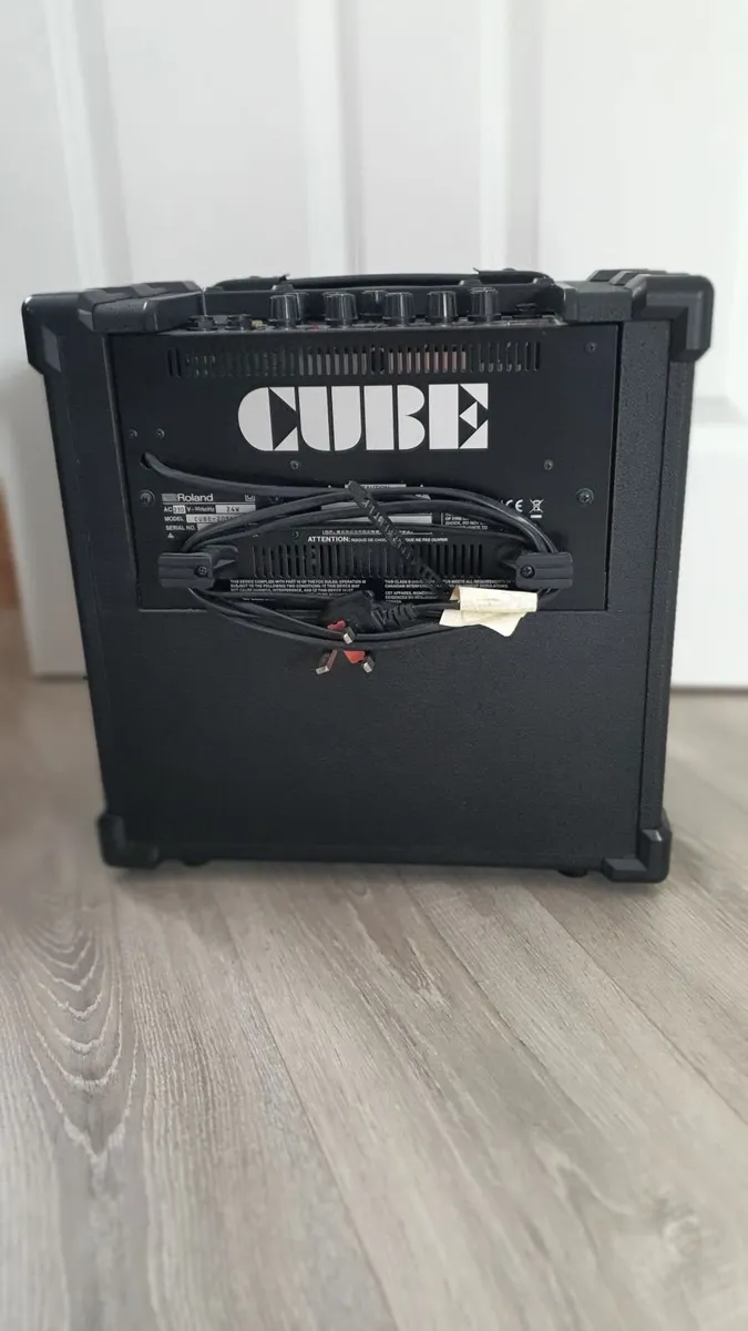 Guitar Amplifier - Roland Cube 20XL - Image 3