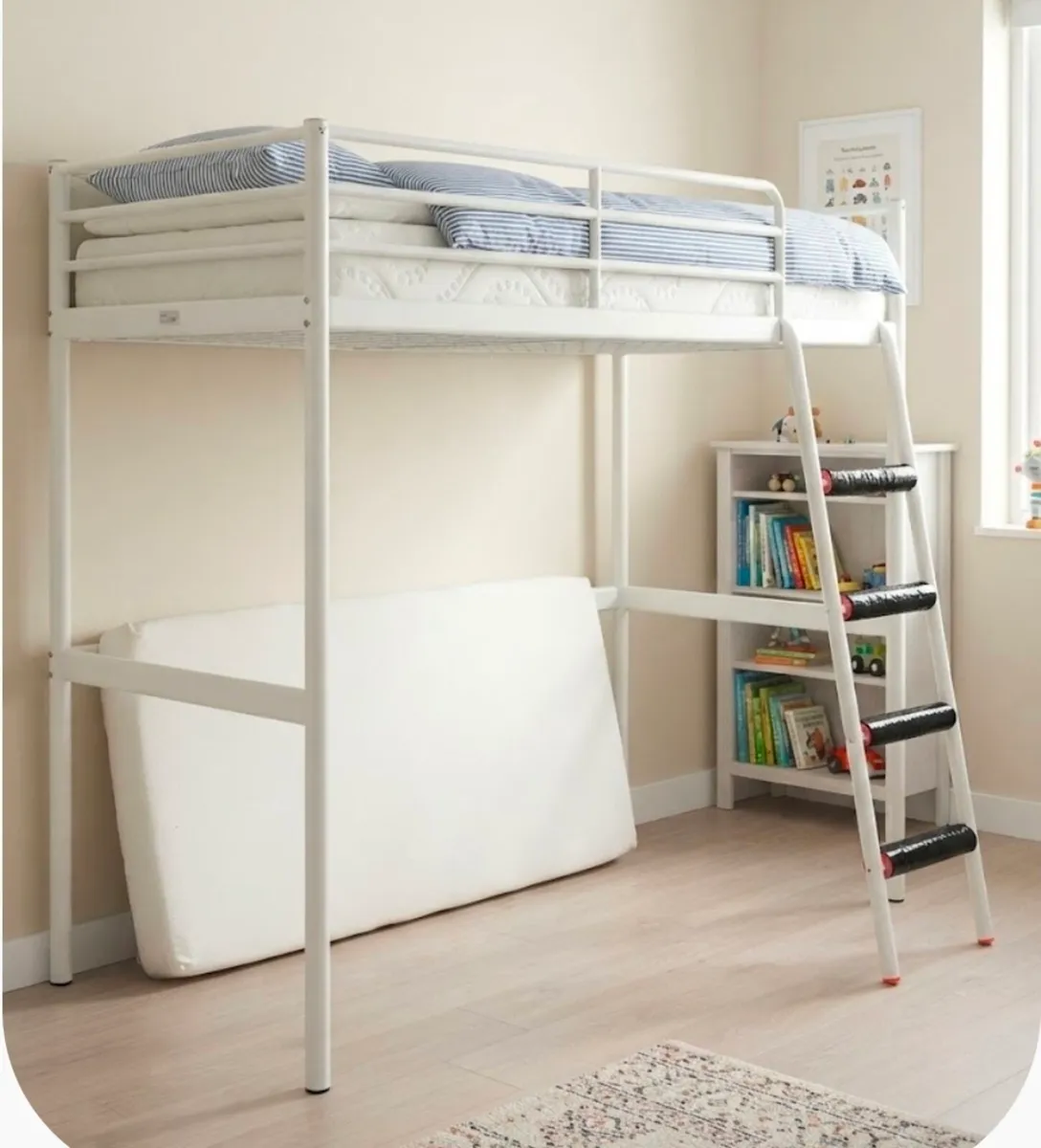 bunk bed - Image 1