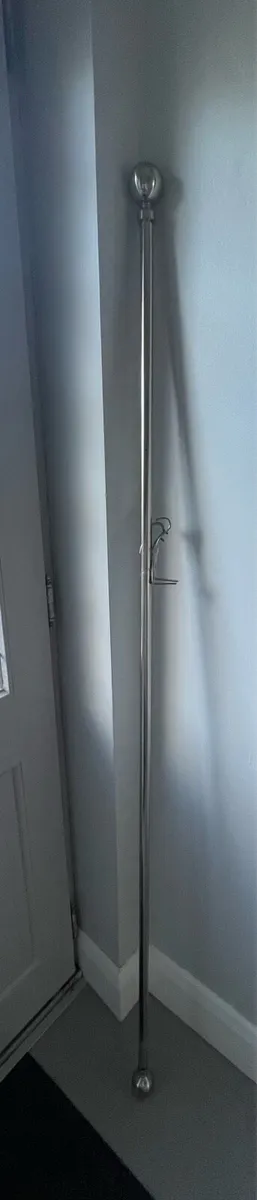 Curtain pole - Image 1