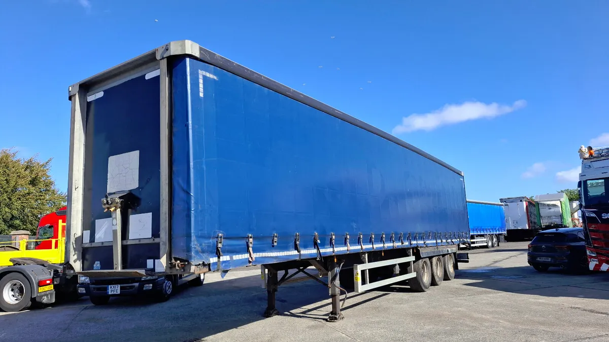 2011  Montracon 4 metre Curtian siders SAF  Drums - Image 3
