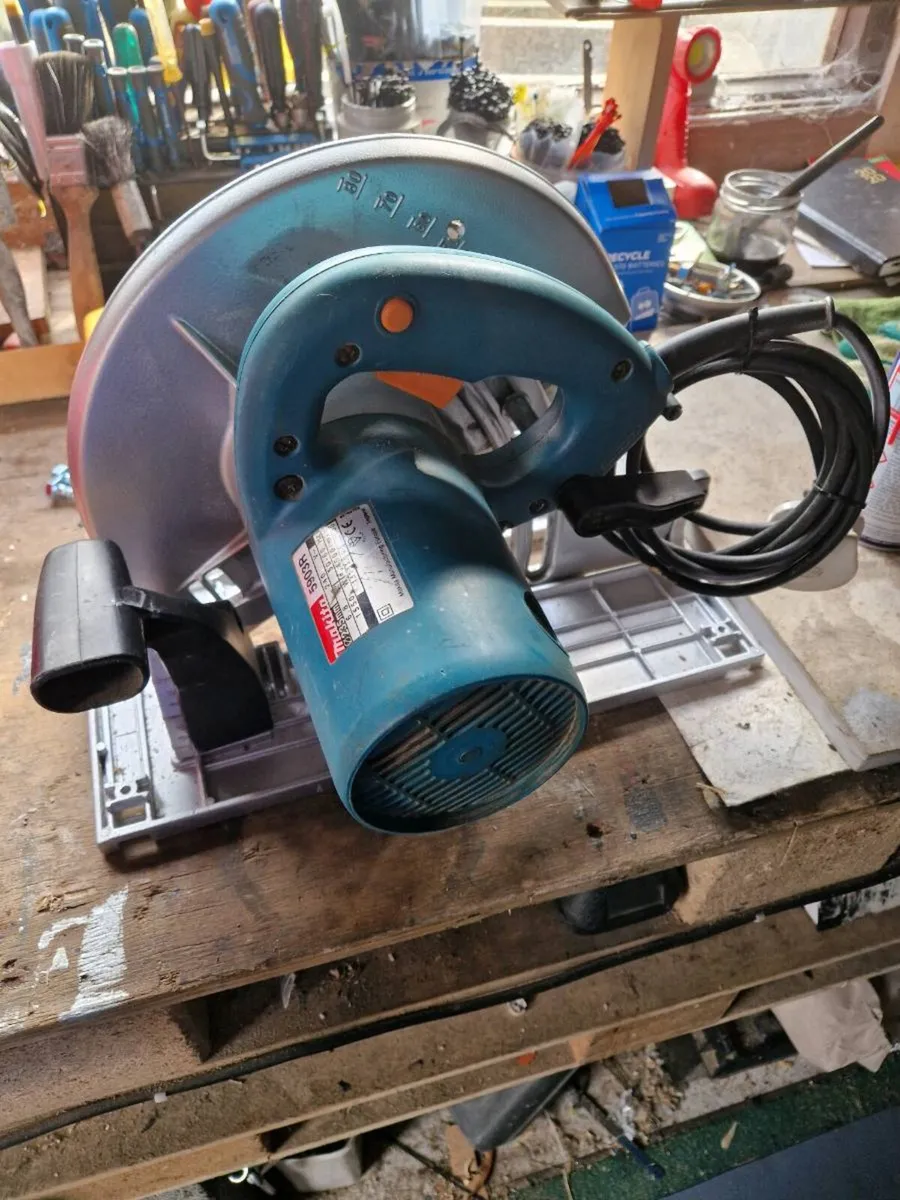 Bench and mitre saw - Image 2