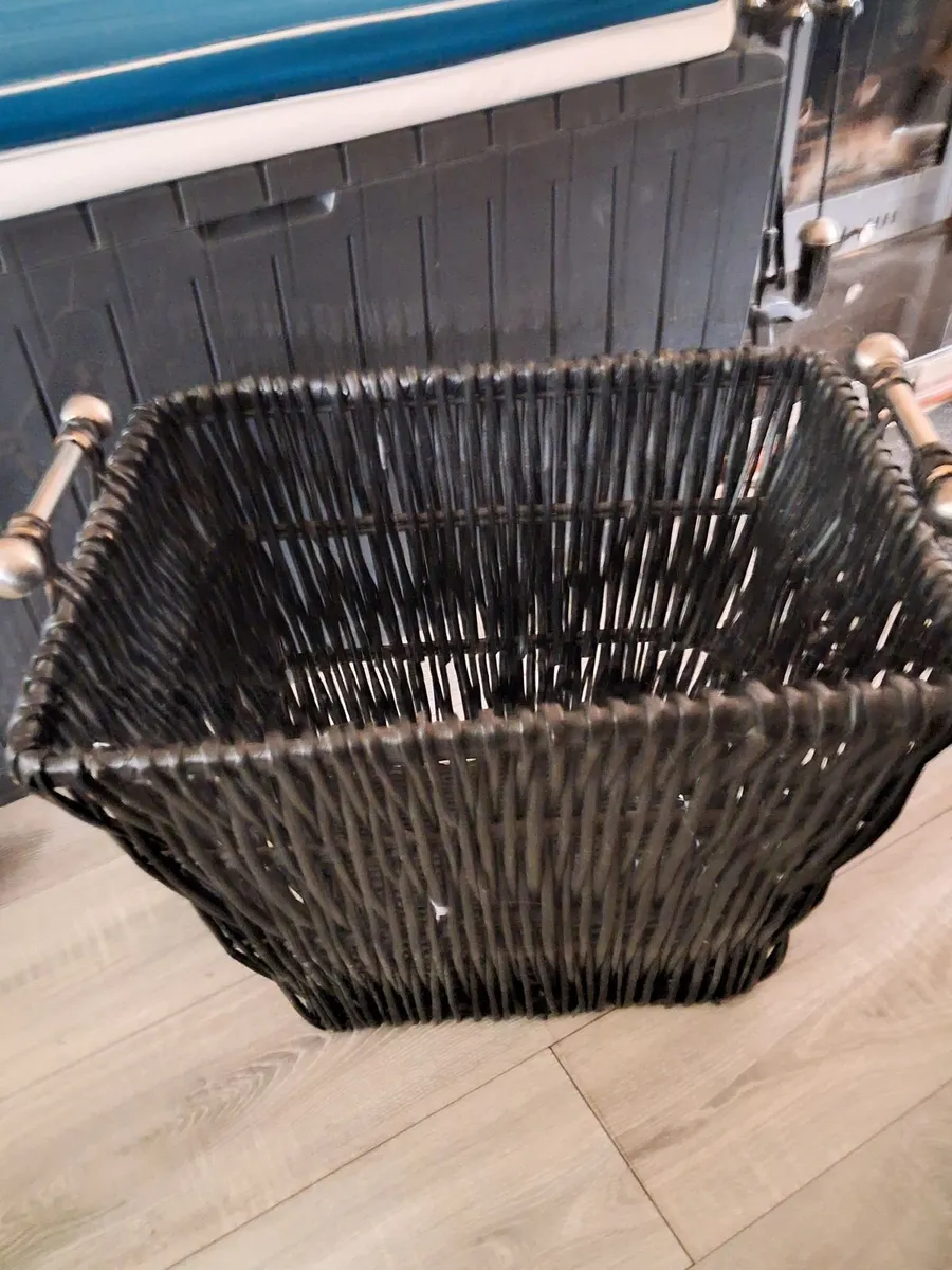 Log basket - Image 1