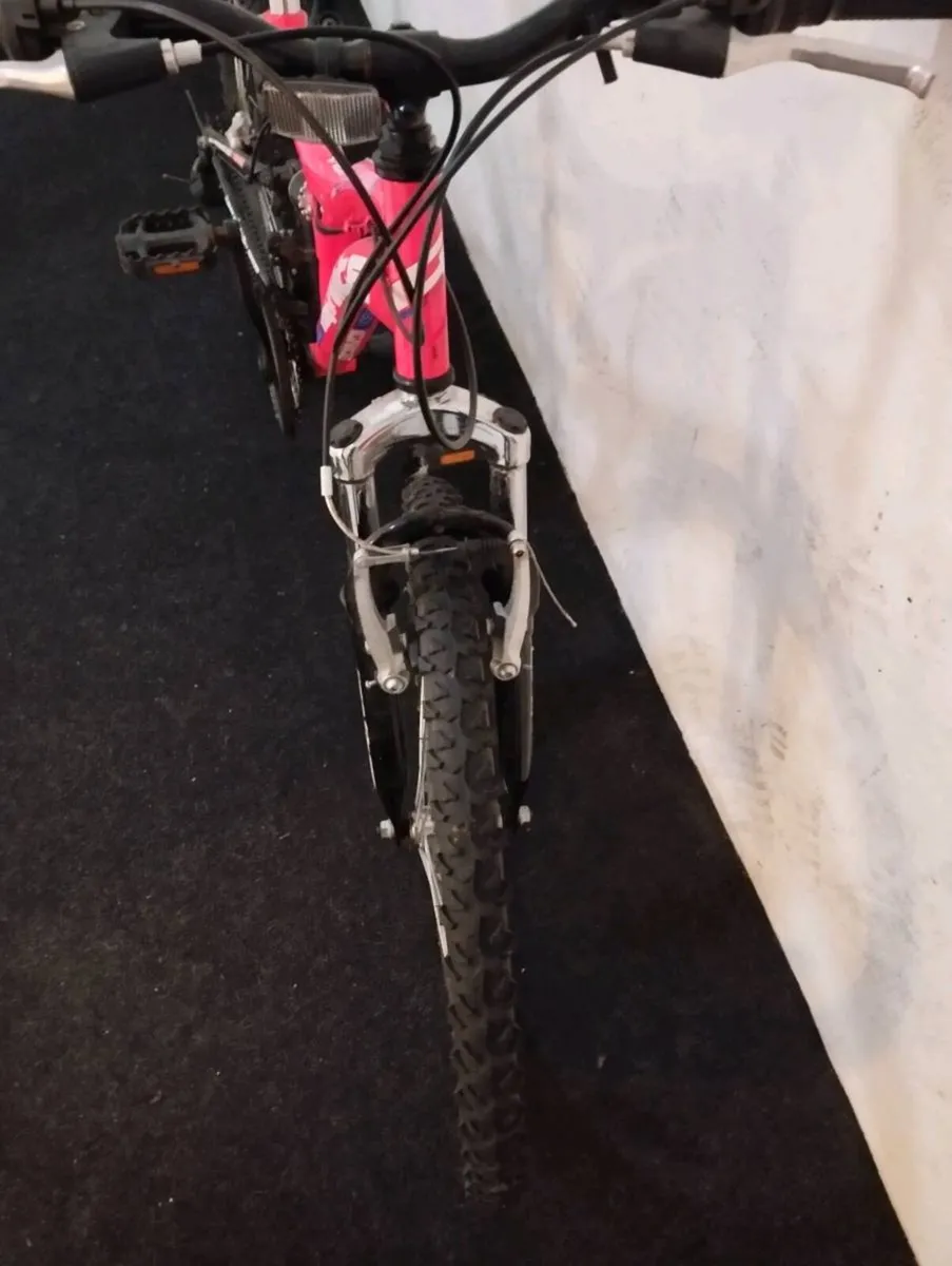 Girls 24inch bike - Image 4