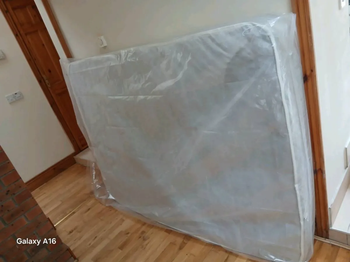 Double memory foam mattress unwanted gift only €50 - Image 2