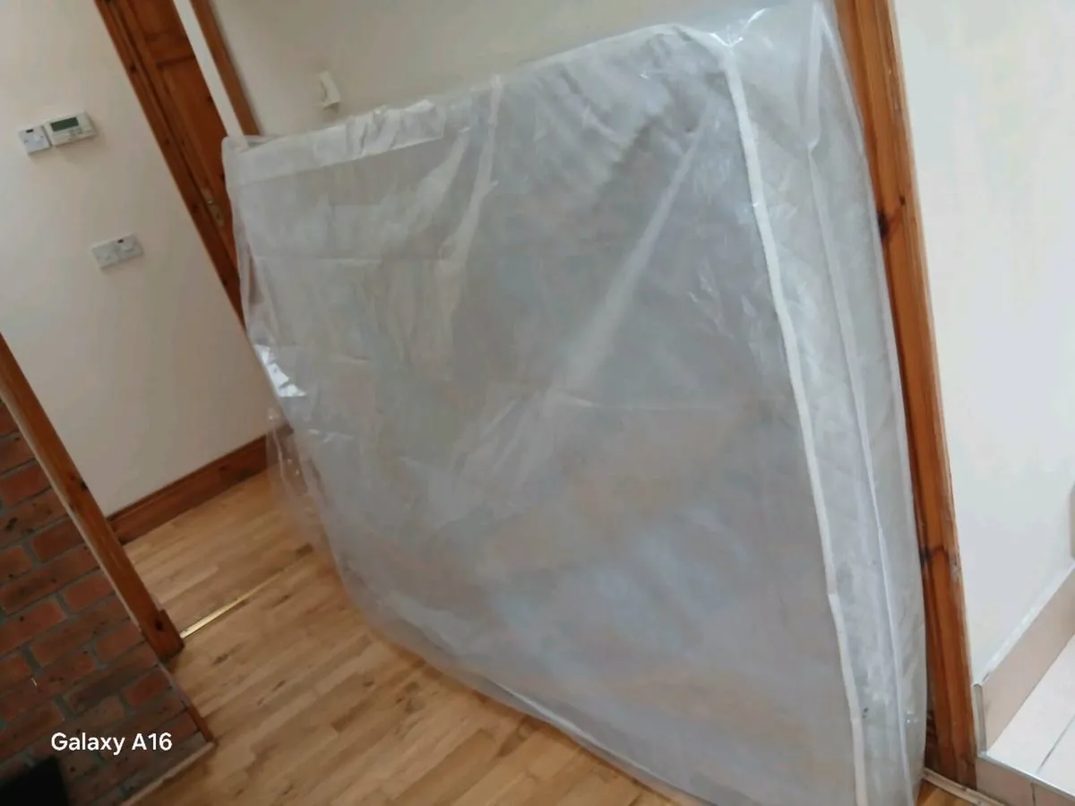 Double memory foam mattress unwanted gift only €50 - Image 4