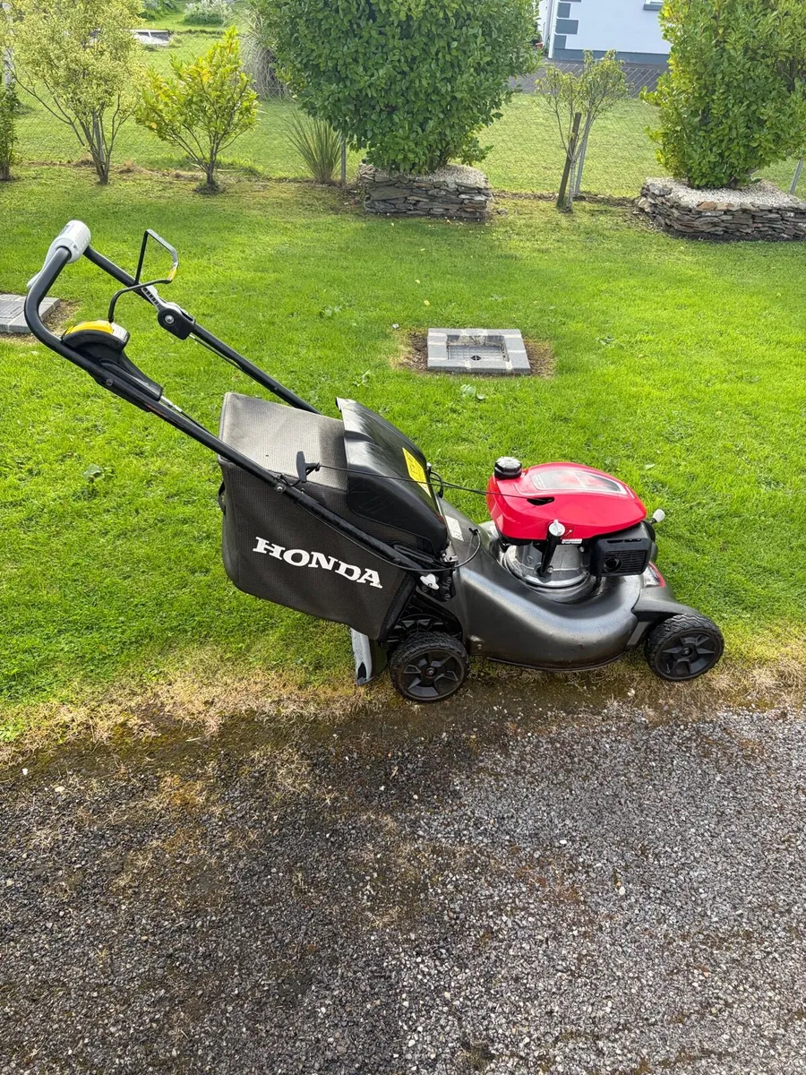 Honda lawnmower - Image 1