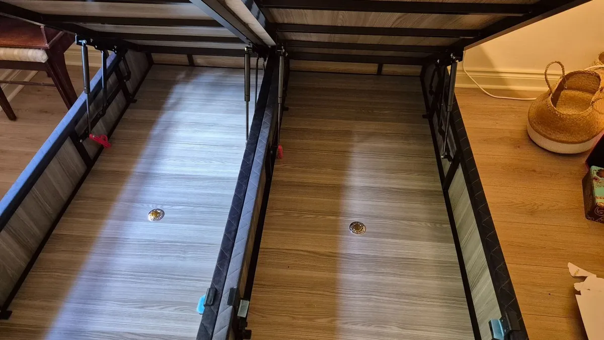 King Bed - Like new - - Image 4