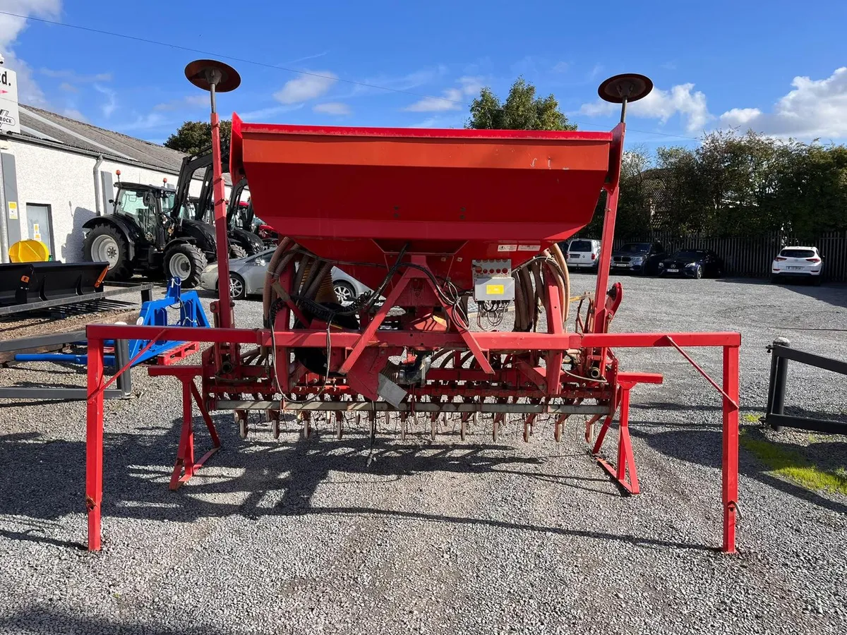 Kverneland 3 Metre Pneumatic Seed Drill - Image 2