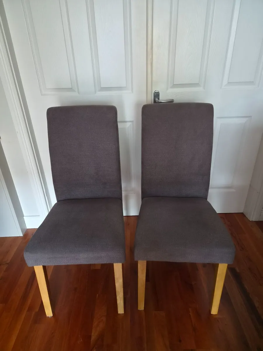 Solid Oak Dining Table and chairs - Image 4