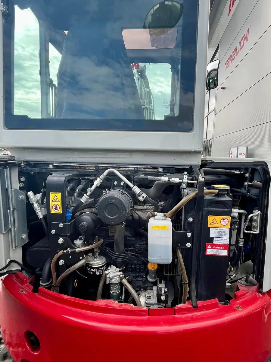 Takeuchi 335r - 2023 - Image 4