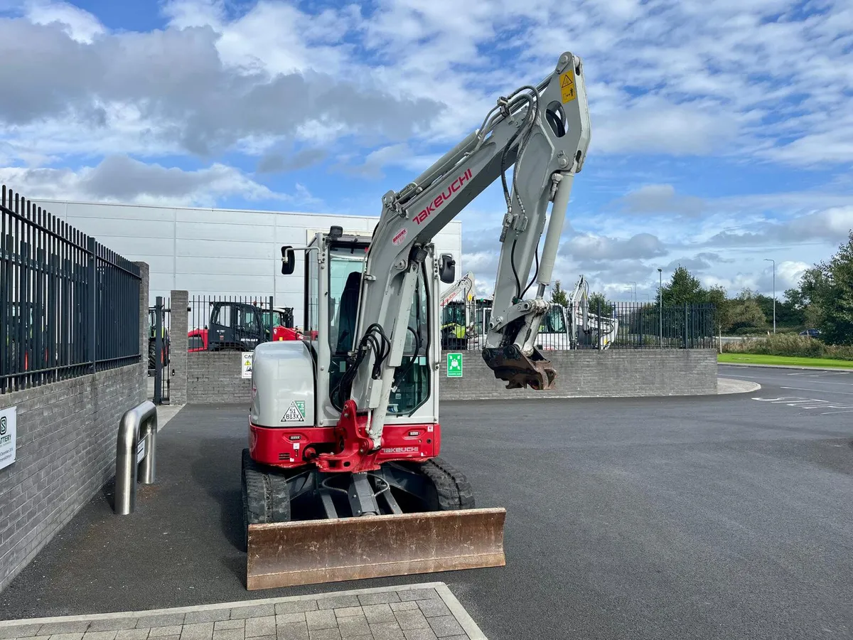 Takeuchi 335r - 2023 - Image 3