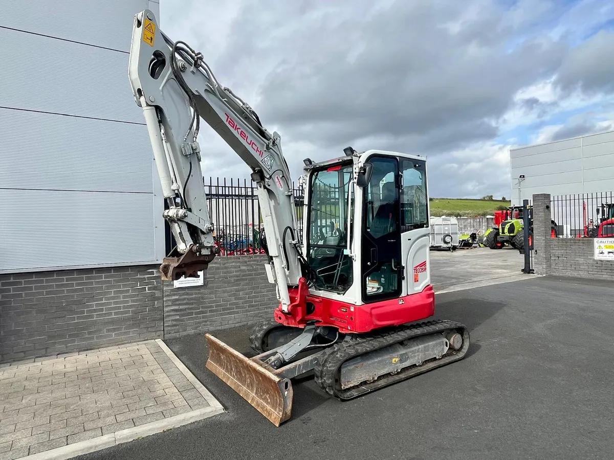 Takeuchi 335r - 2023 - Image 1