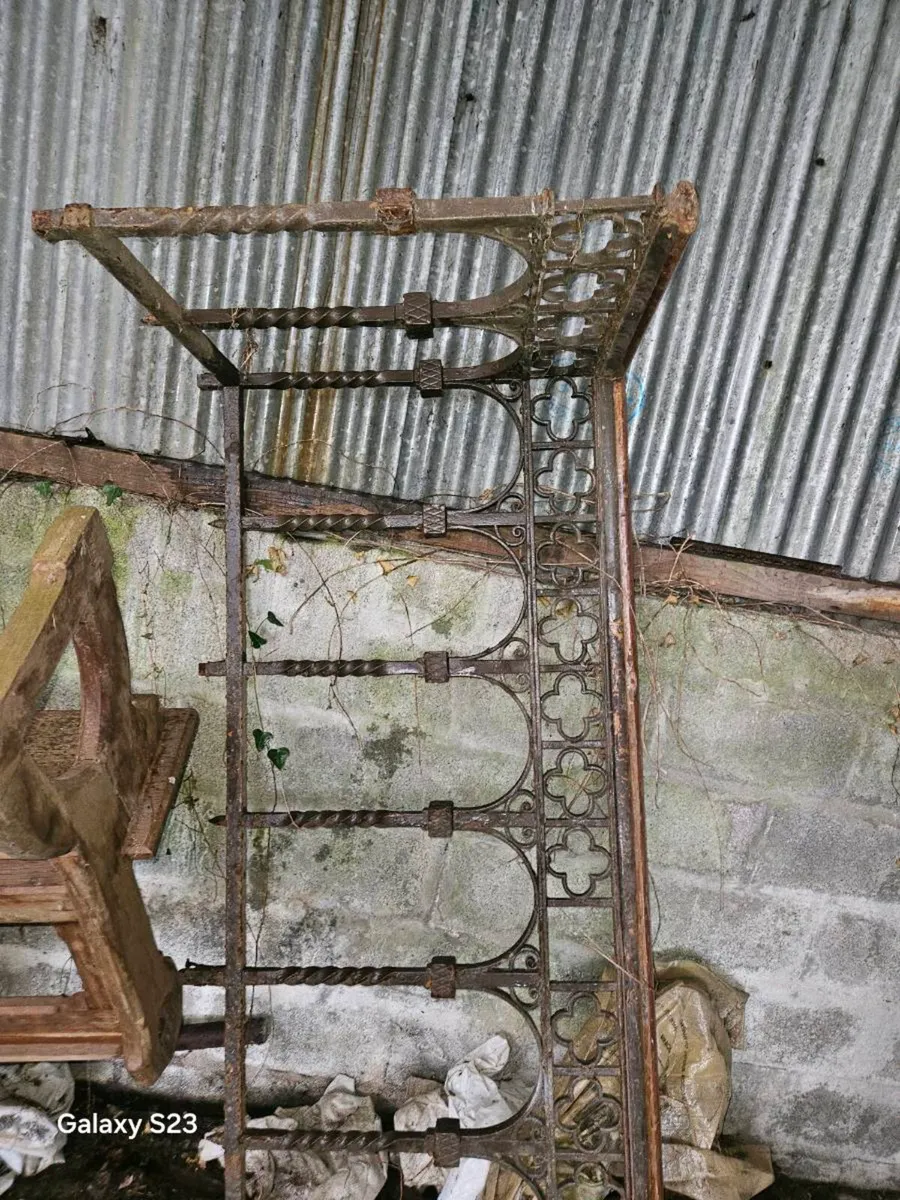 Church alter rails - Image 1