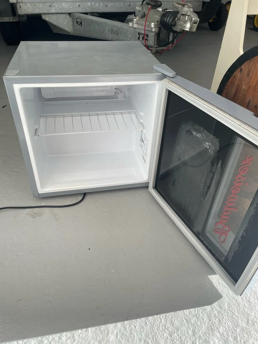 Budweiser mini fridge - Image 2