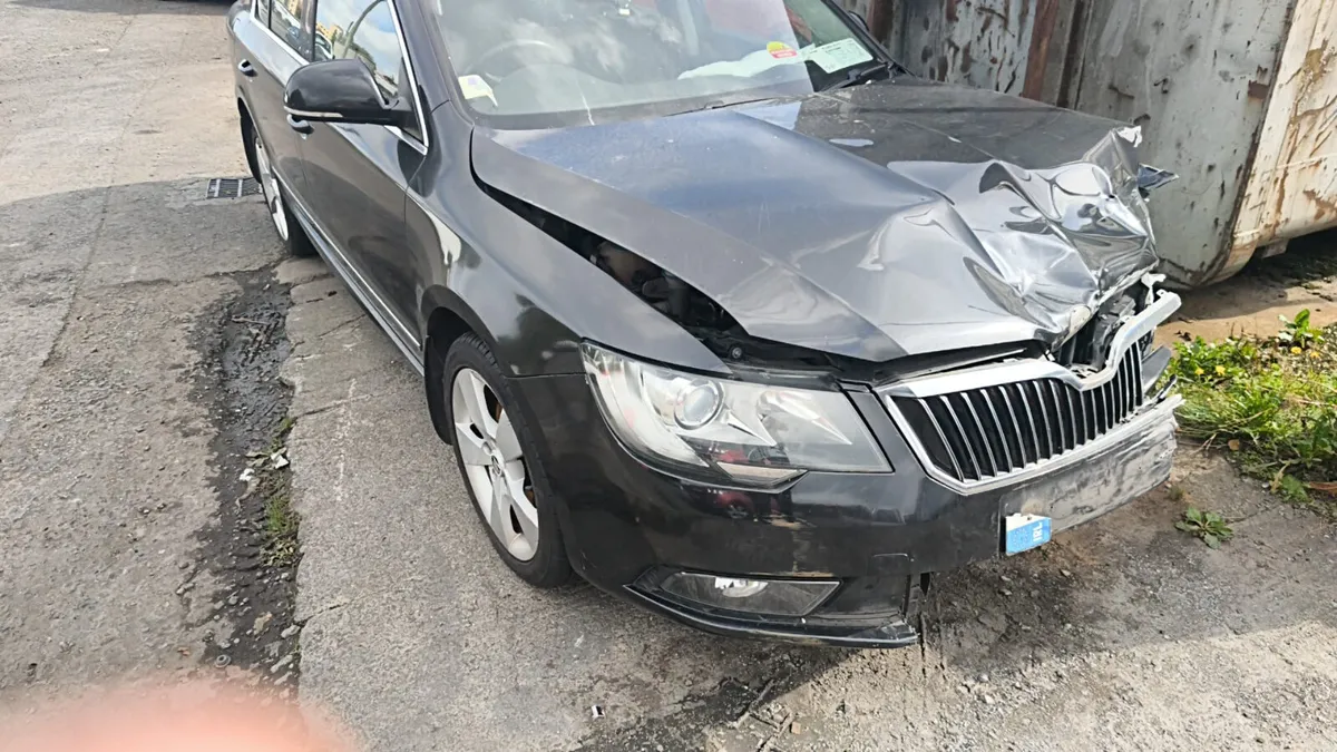 2014 Skoda Superb 2.0d For Breaking! - Image 4