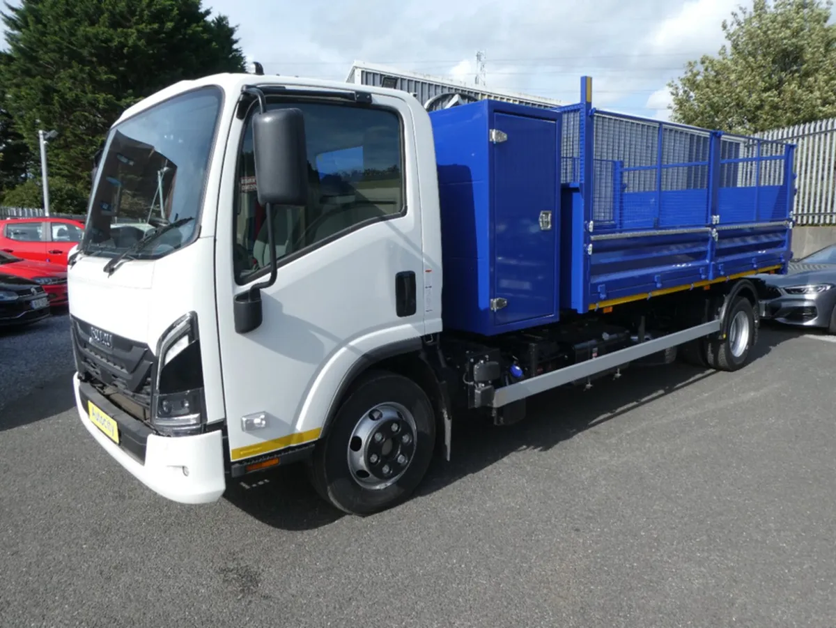 Isuzu NNR 7.5 Ton with Tool Box - Image 3