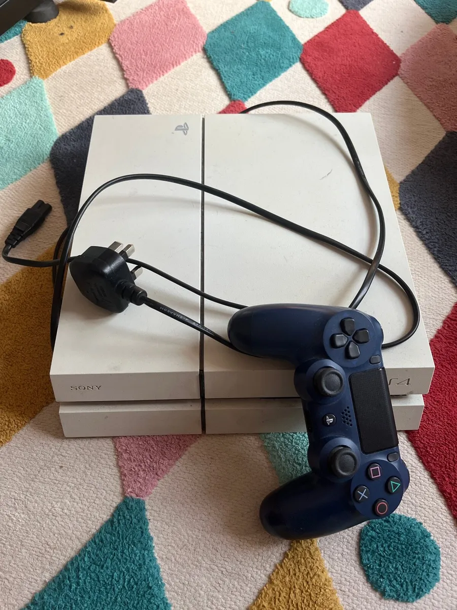PS4 & Controller