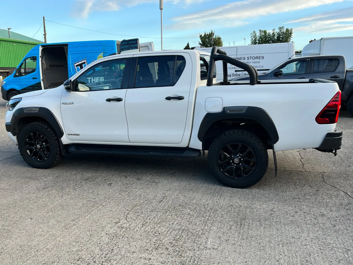 2021 TOYOTA HILUX INVINCIBLE X - Image 4