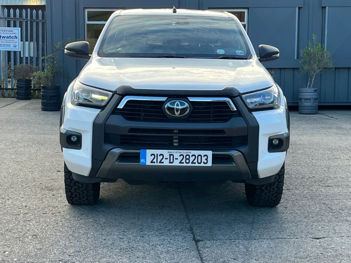2021 TOYOTA HILUX INVINCIBLE X - Image 2