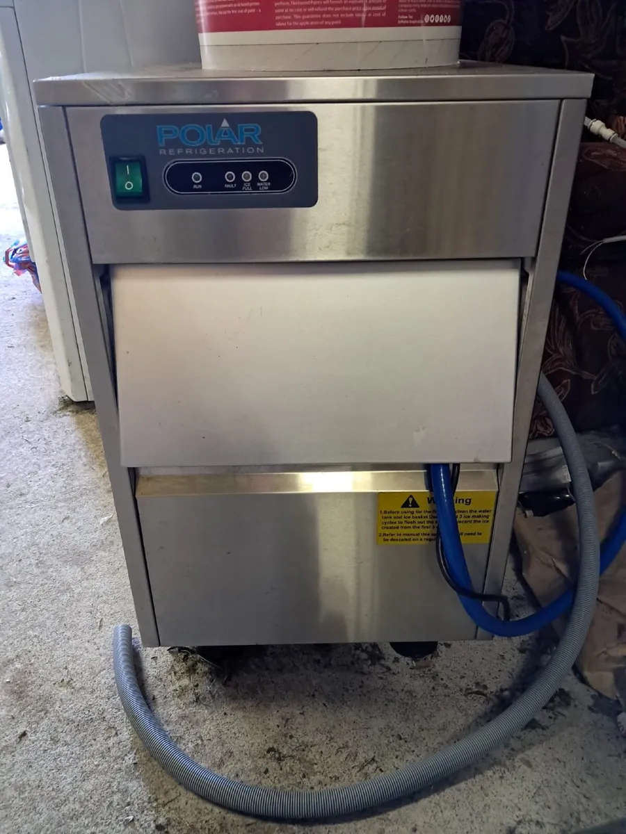 Ice maker - Image 1
