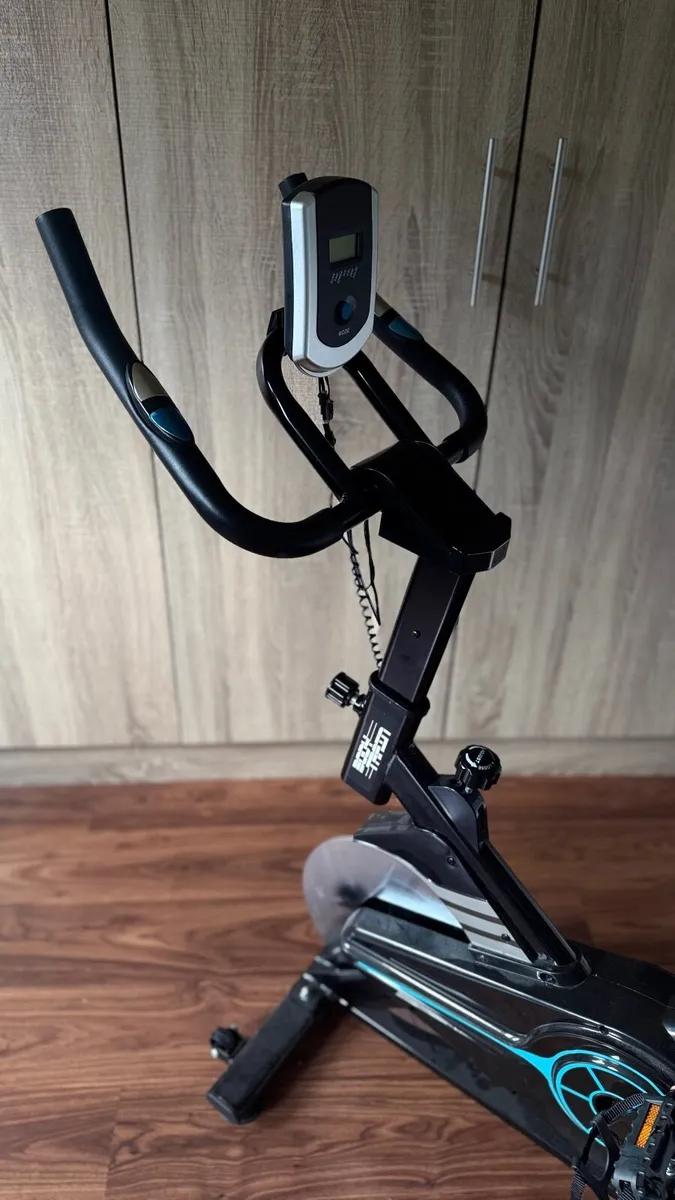 Exercise bike - Image 1