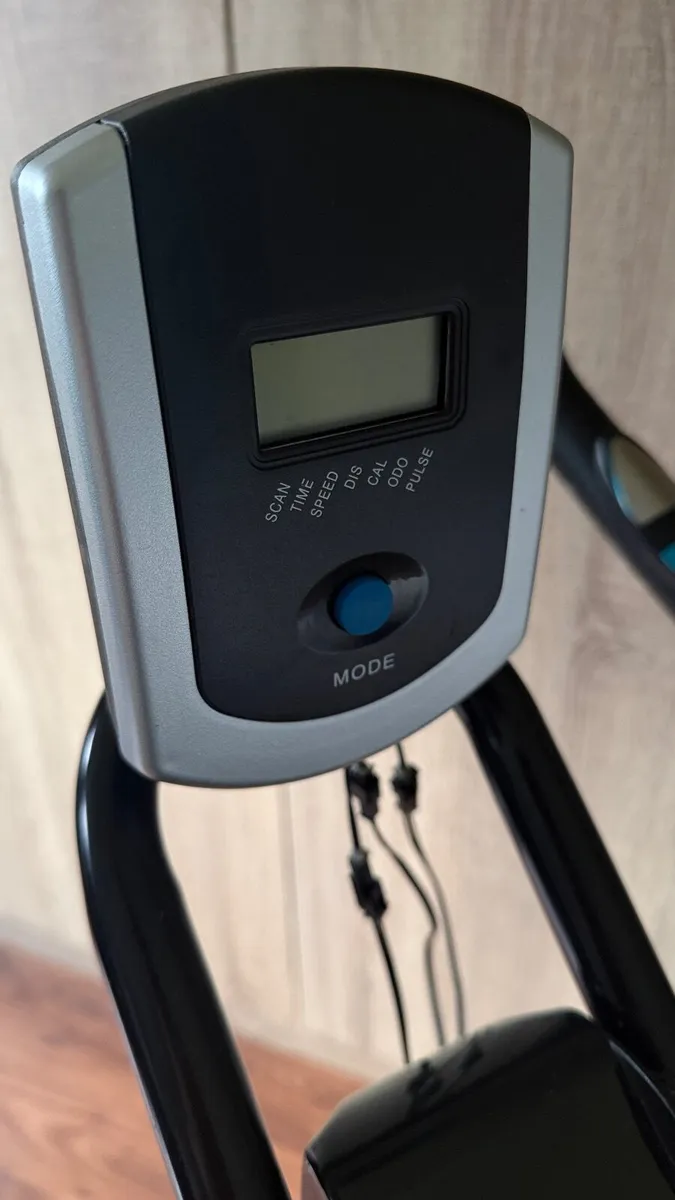 Exercise bike - Image 2