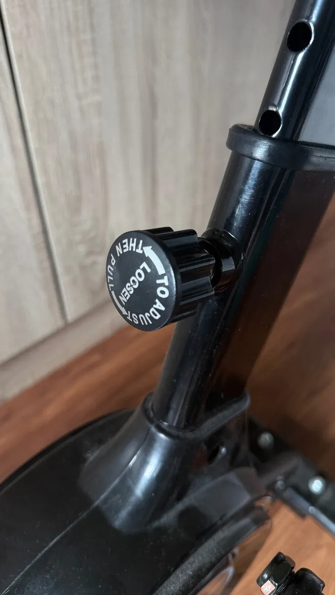 Exercise bike - Image 4