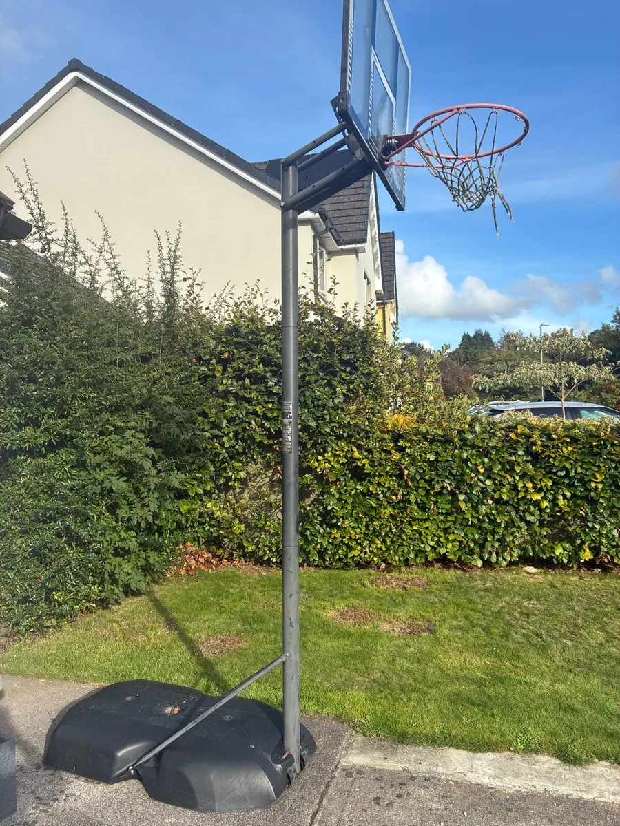 Basketball hoop - Image 2