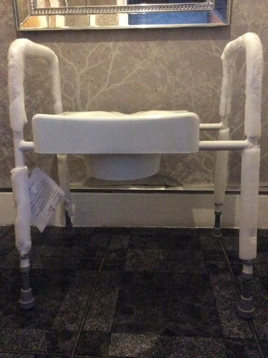 Toilet frame - Image 1