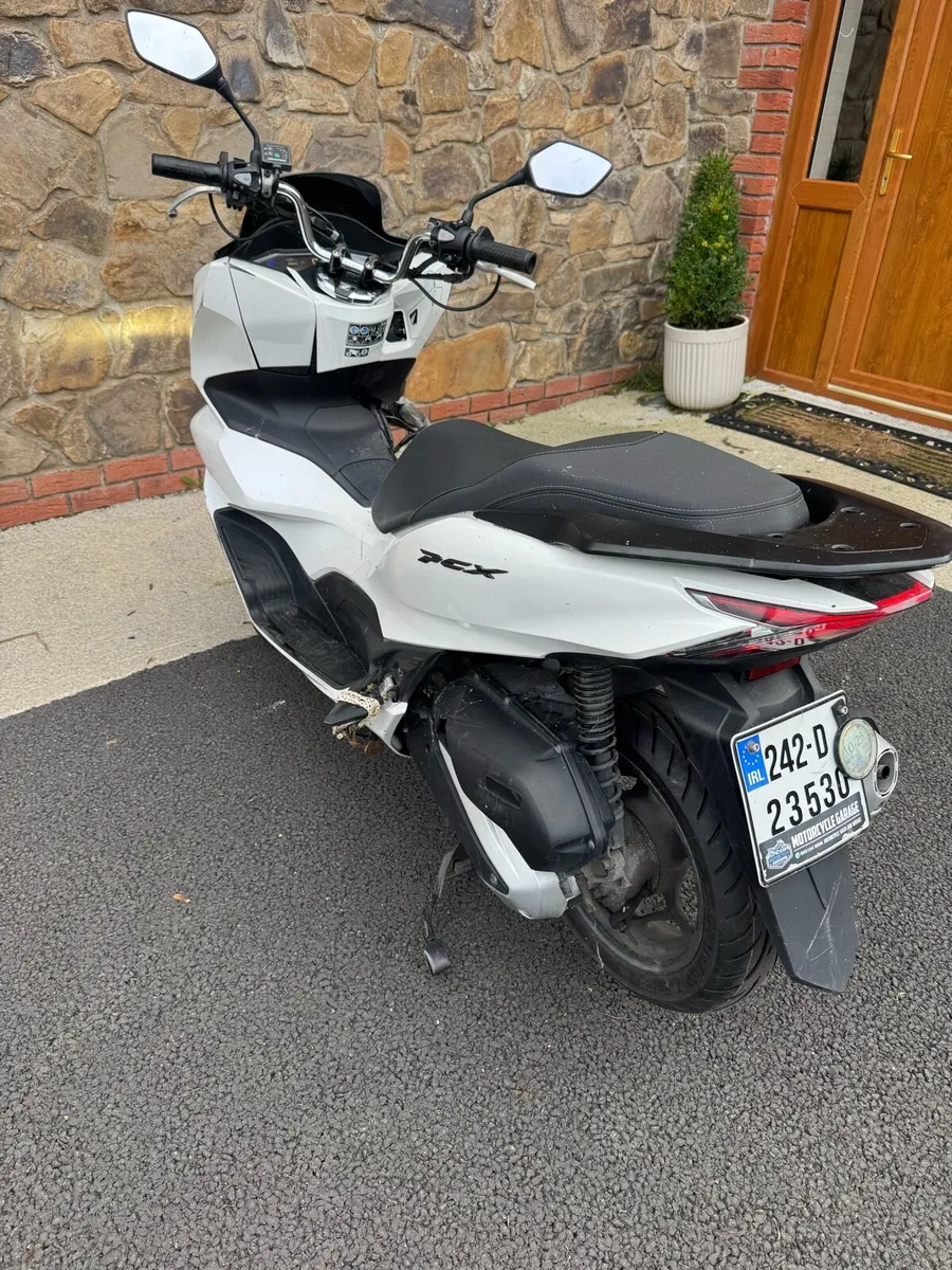 2024 Honda Ww125a PCX - Image 3