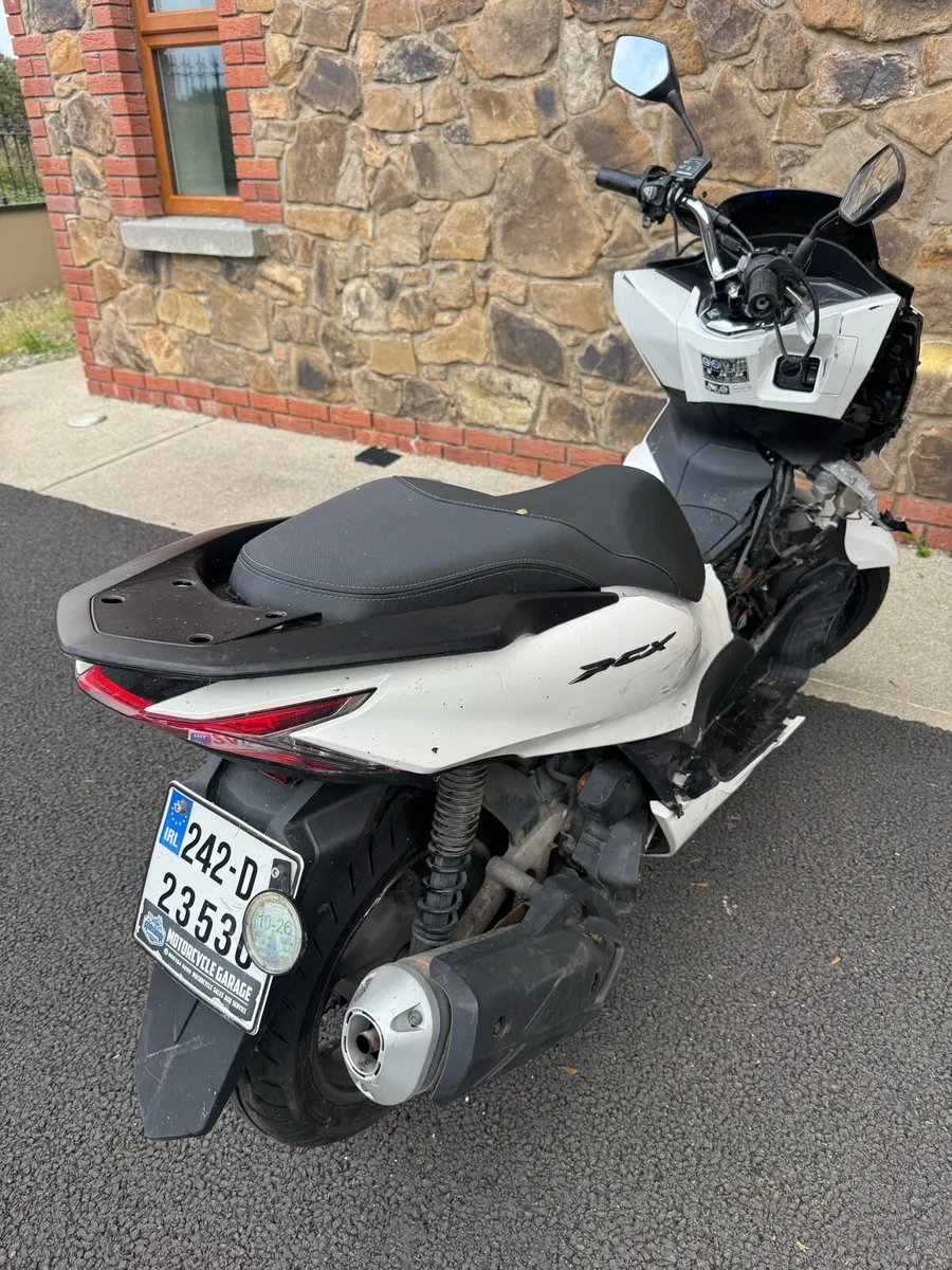 2024 Honda Ww125a PCX - Image 4