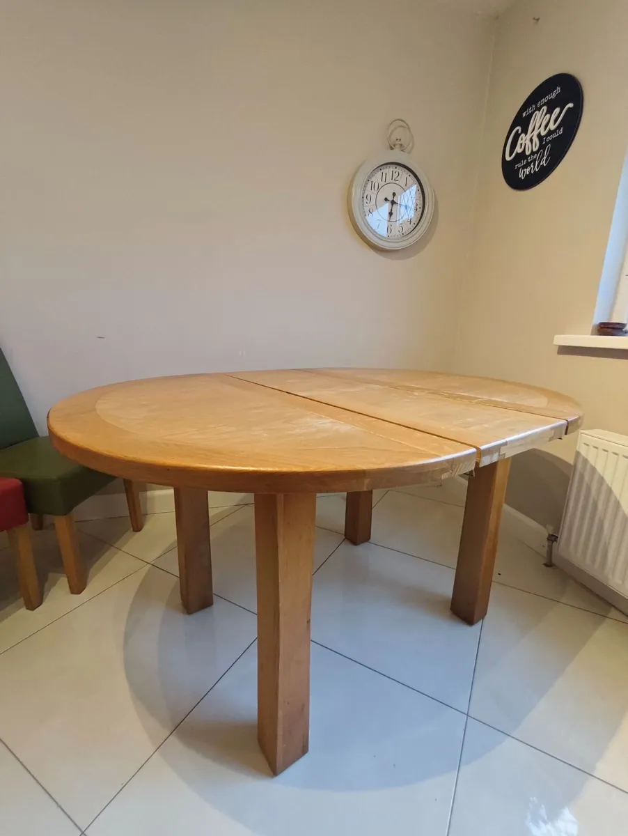 Dining table and chairs - Image 3