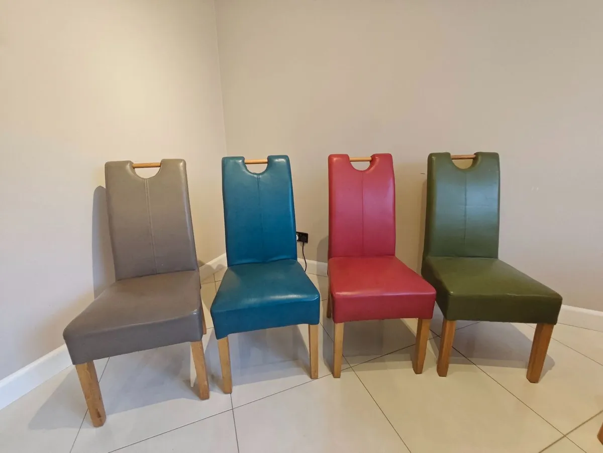 Dining table and chairs - Image 4