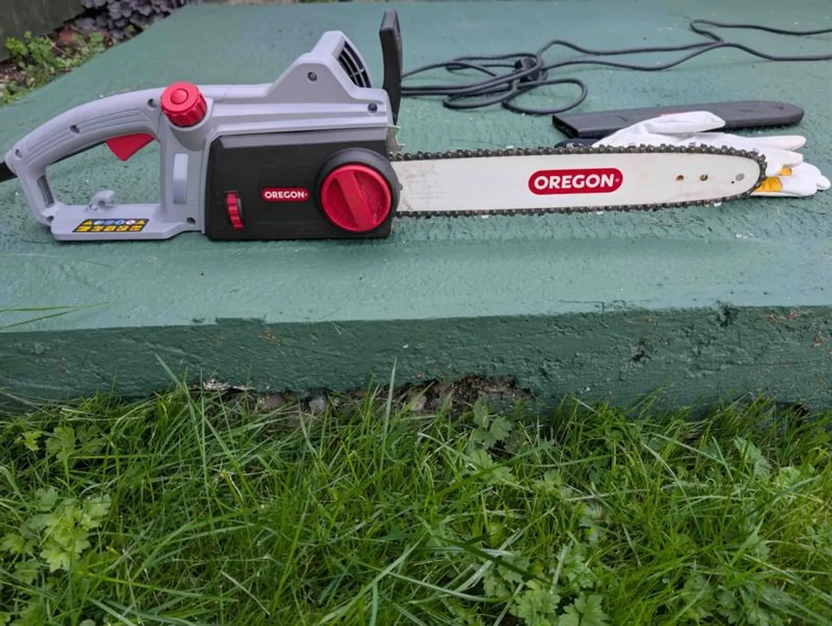 Oregon Electric Chainsaw (excellent condition) - Image 1