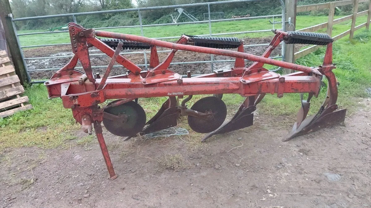 Sandrum 3 furrow Plough - Image 4