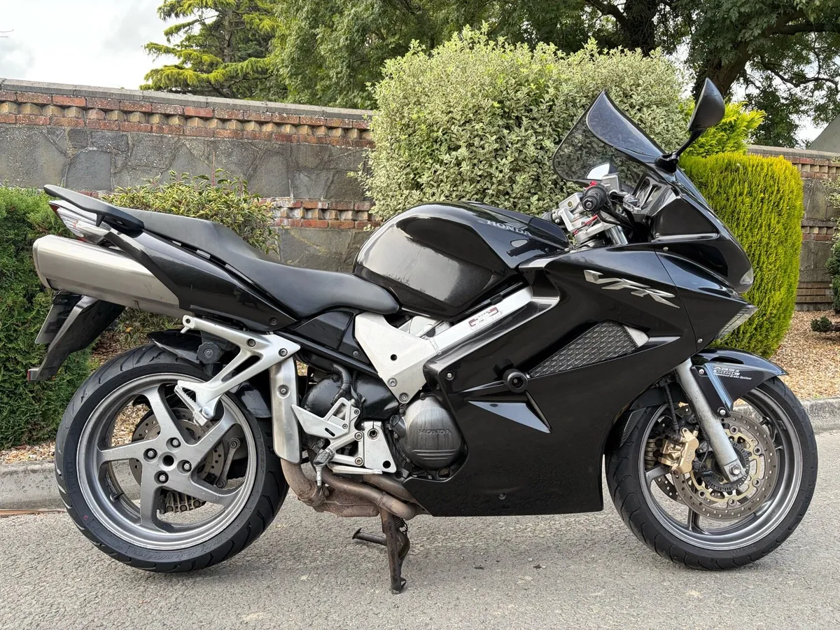 HONDA VFR800 - Image 3