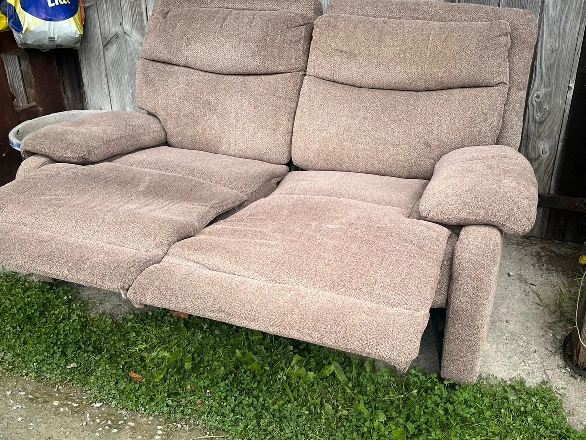 2seater recliner - Image 1