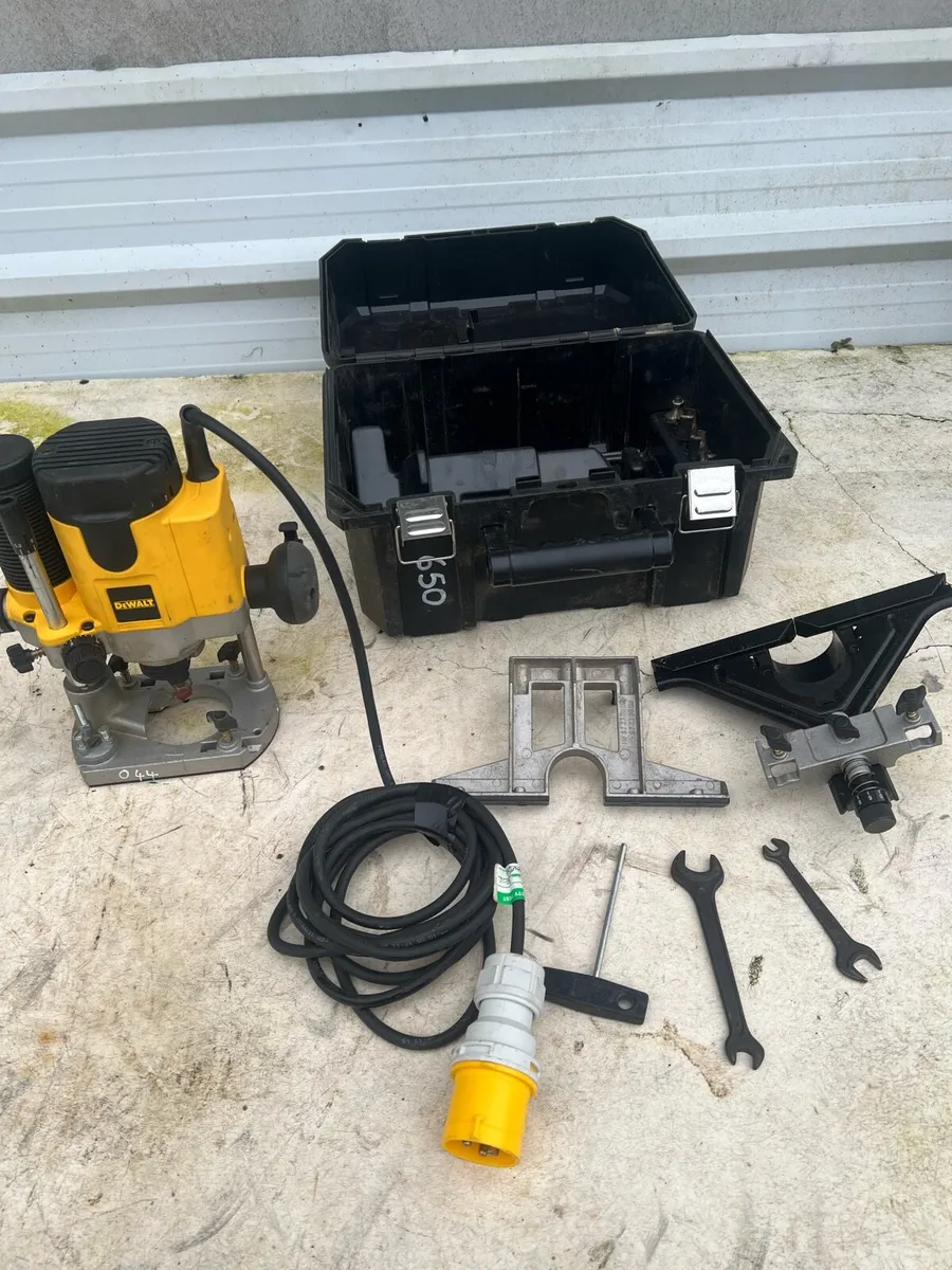 Router Dewalt DW621 1/4 inch plunge router - Image 1