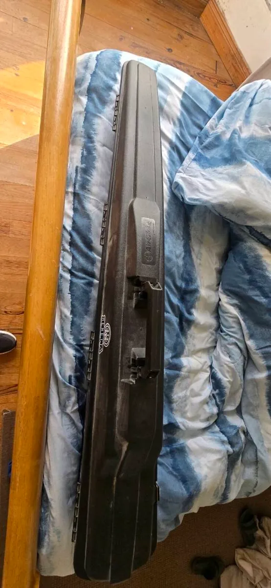 Hard  case - Image 2