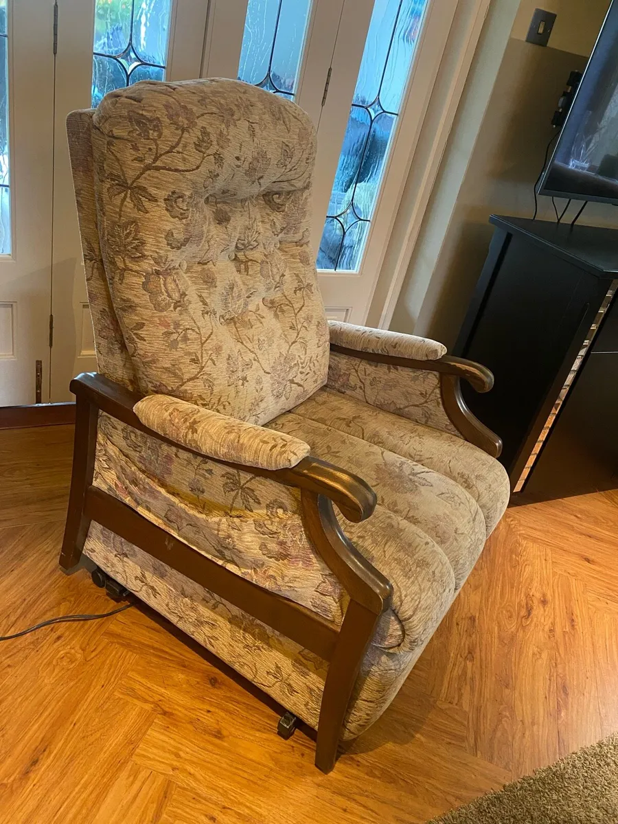 Recliner chair - Image 2