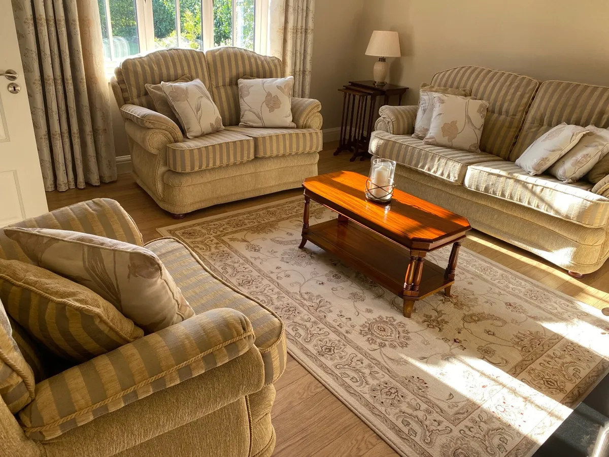 321 suite of furniture - Image 2