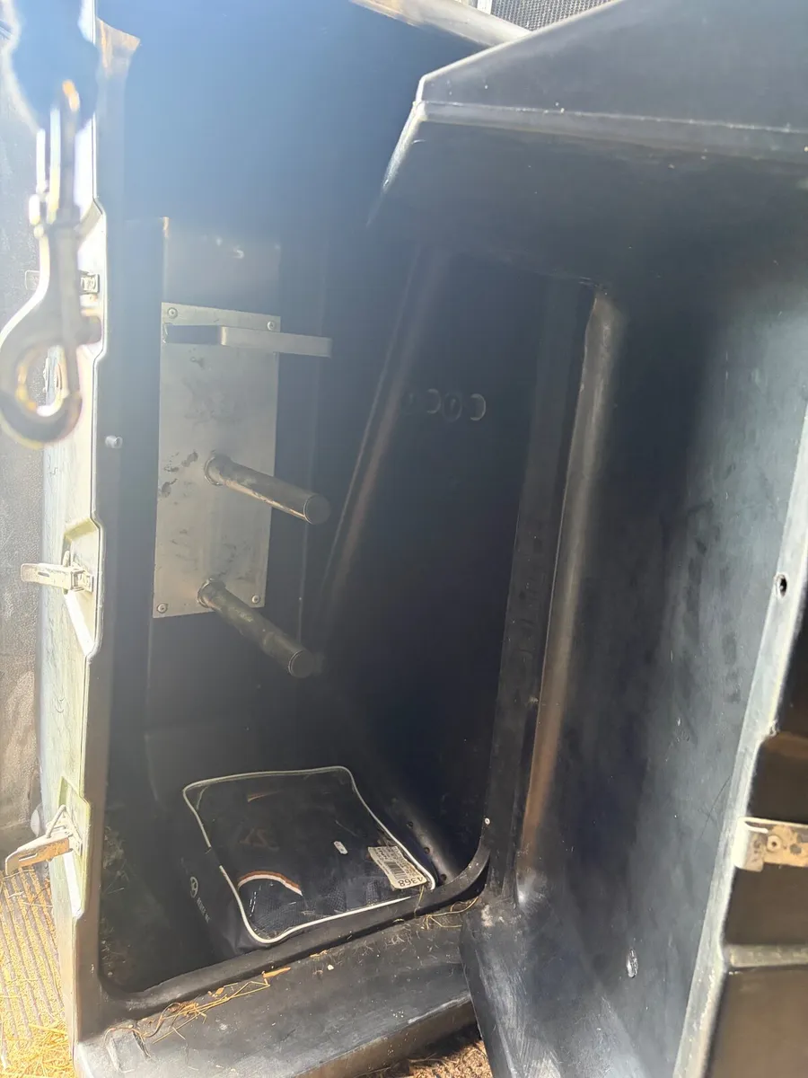 Tack box - Image 1