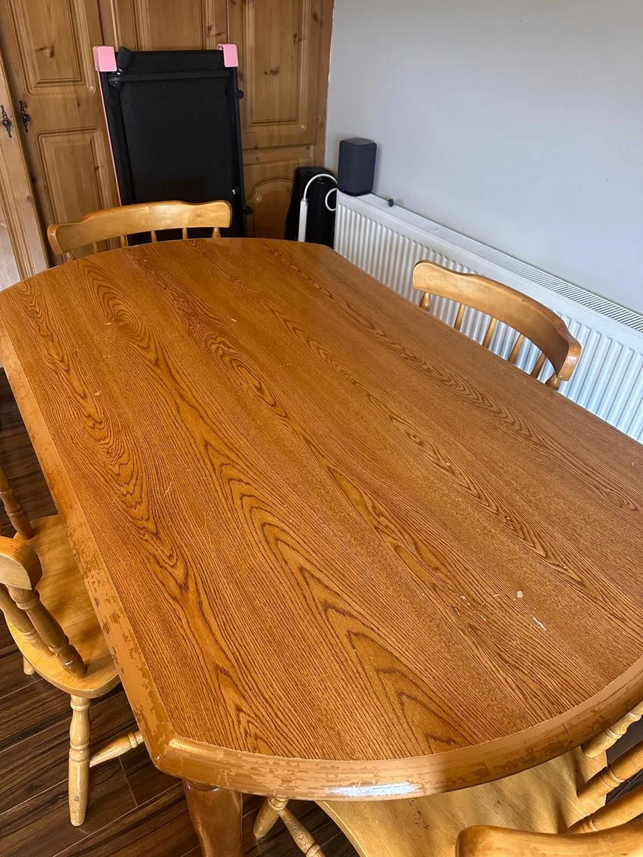 Table and chairs - Image 4