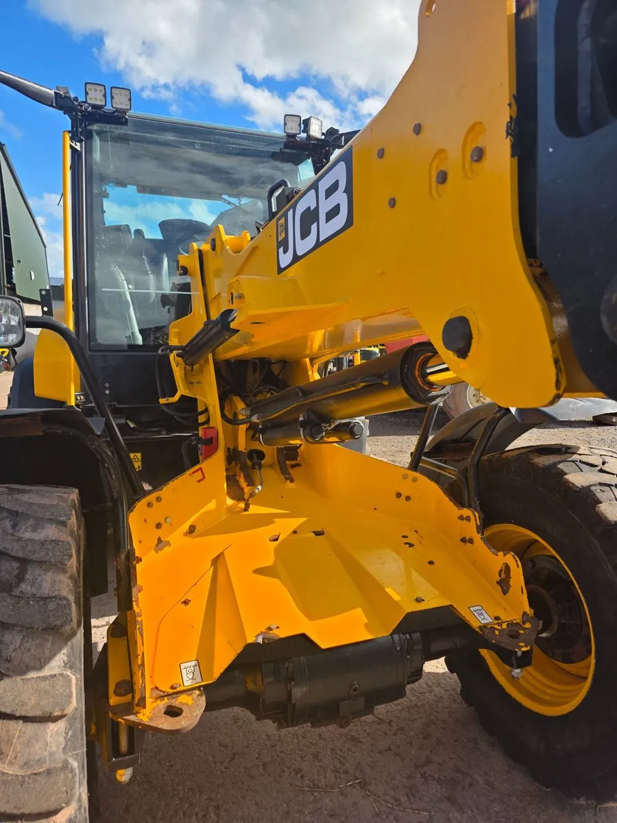 JCB TM 2022 - Image 3
